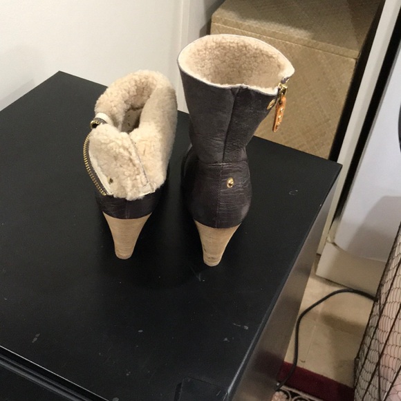 Shoes - Picture 6 of 9